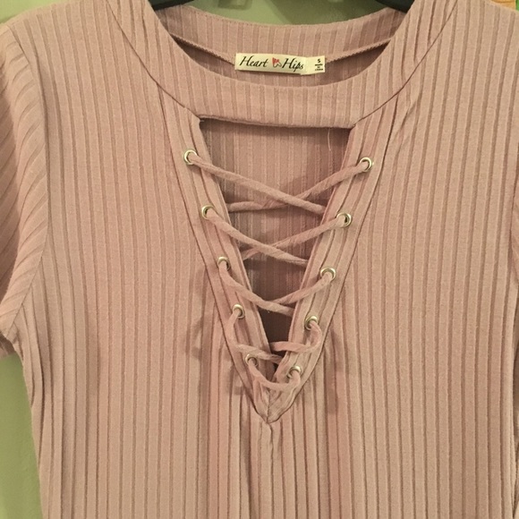 A simple fashionable dress.💕 - Picture 3 of 3